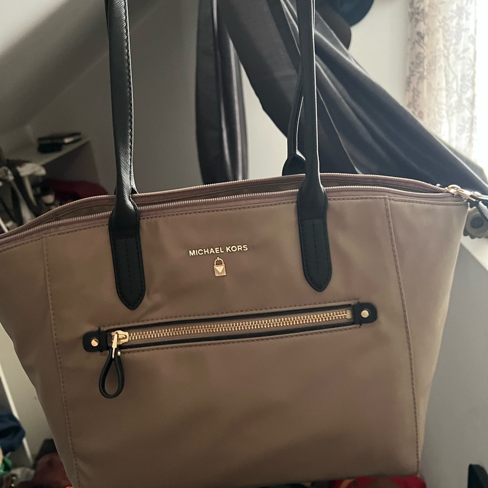 Michael Kors Tan and Black Tote Bag - Medium Vinyl Note - New without tags